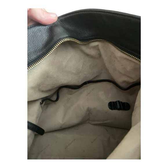 Sleek Brahmin Black Leather Hobo Bag with Slouchy Design - Picture 8 of 8